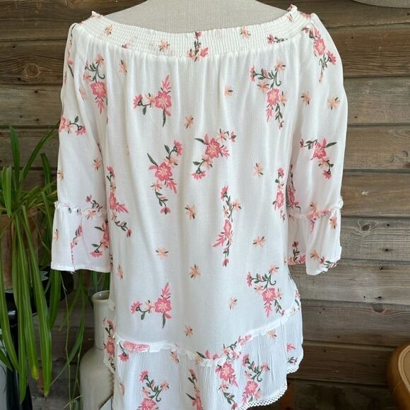 Floral Half Sleeve Blouse Top EUC - Picture 6 of 7